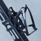 1 db Fúrásmentes Kerékpár Vizespalack Tartó Adapter - Rozsdamentes Acél, Univerzális Kiegészítő Hegyi és Országúti Kerékpárokhoz, Biztos Rögzítés Hidratációs Rendszerhez Fekete