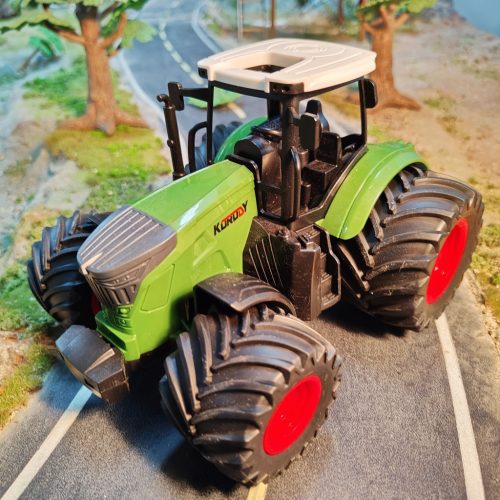 1/24 Méretarányú Vasatagkerekű Játék Traktor