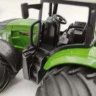 1/24 Méretarányú Vasatagkerekű Játék Traktor
